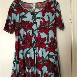 GUC Floral Print LulaRoe Perfect Tee